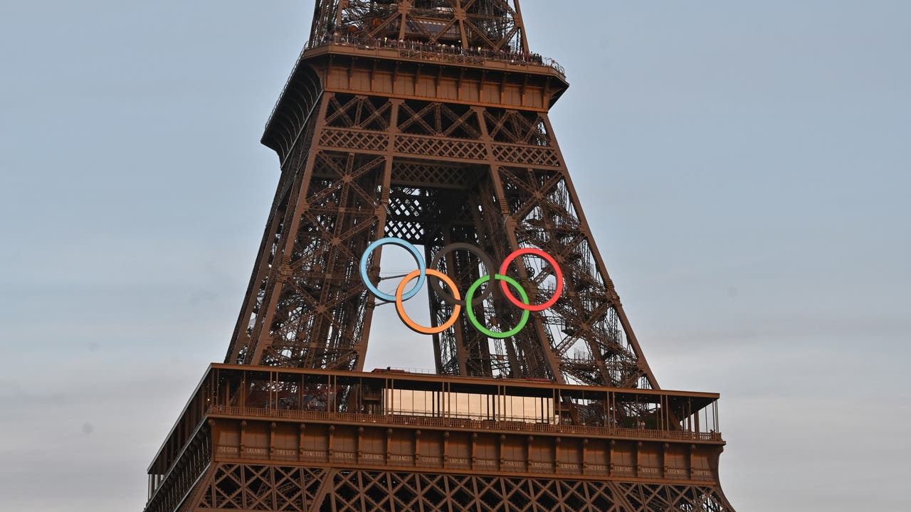 A Man Arrested For Climbing The Eiffel Tower Hours before Olympic closing Ceremonies