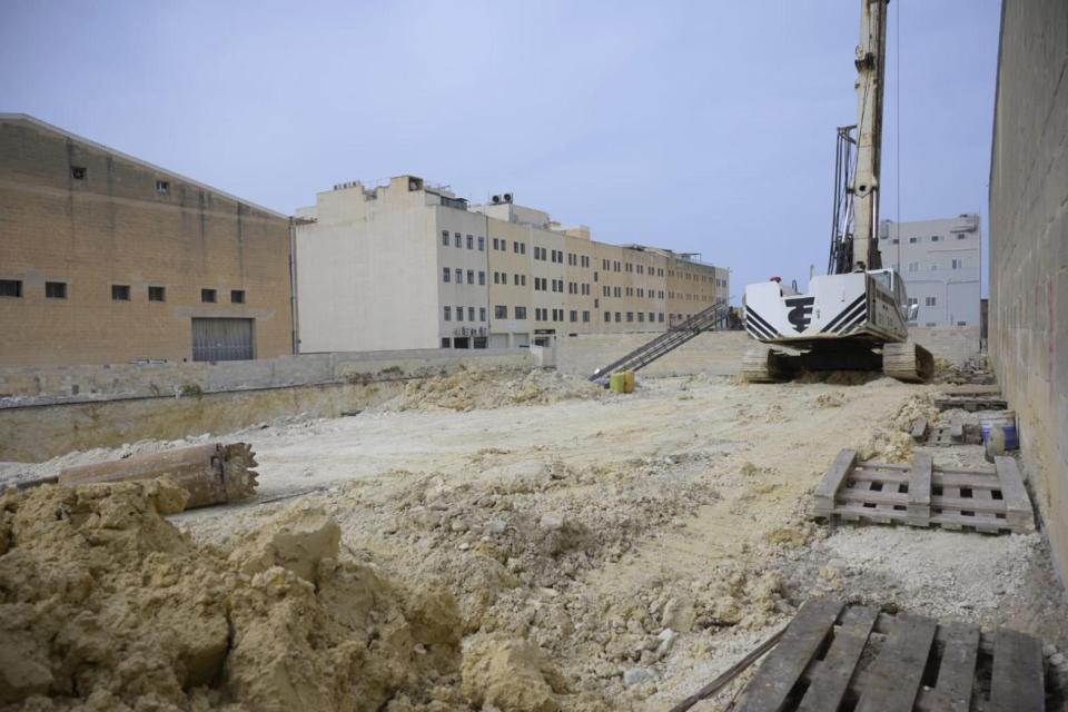 Dirjanu Cab Fleet Misses Deadline to Build Service Garage 39 Dirjanu Cab Fleet Misses Deadline to Build Service Garage