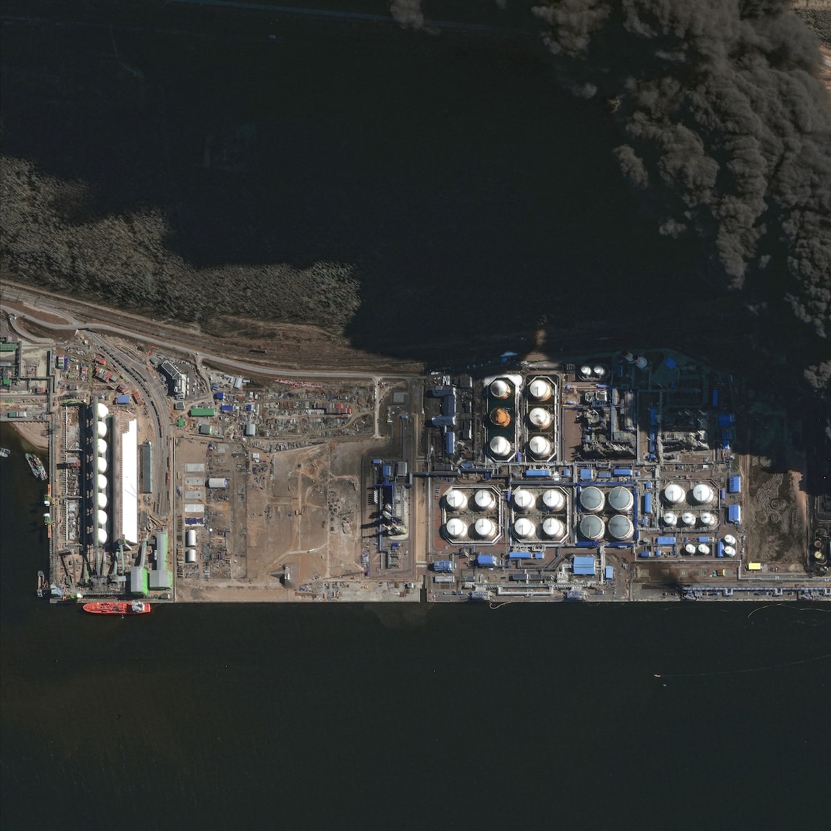 Russia's Baltic Port of Ust-Luga Hit by Ukrainian Drone Strike, Fire Breaks Out 5 I72YTDPGLNODNPIUIJEWNPTEWY