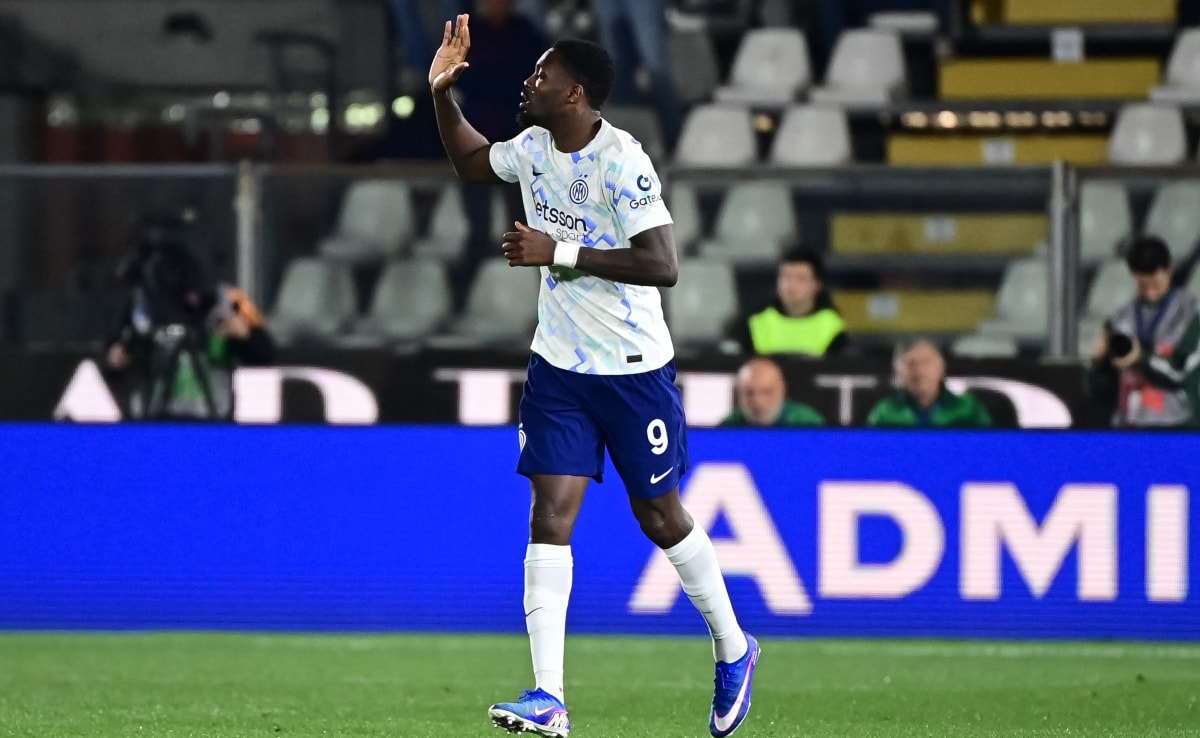 Inter Move Closer to Serie A Title After Comeback Win at Como 6 9pqfadkc marcus thuram