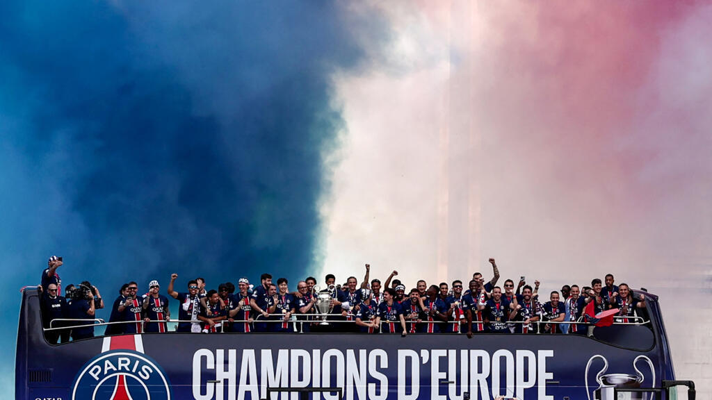 Paris Saint-Germain Players Celebrate Amid Riot Recriminations 2 J24 PSG