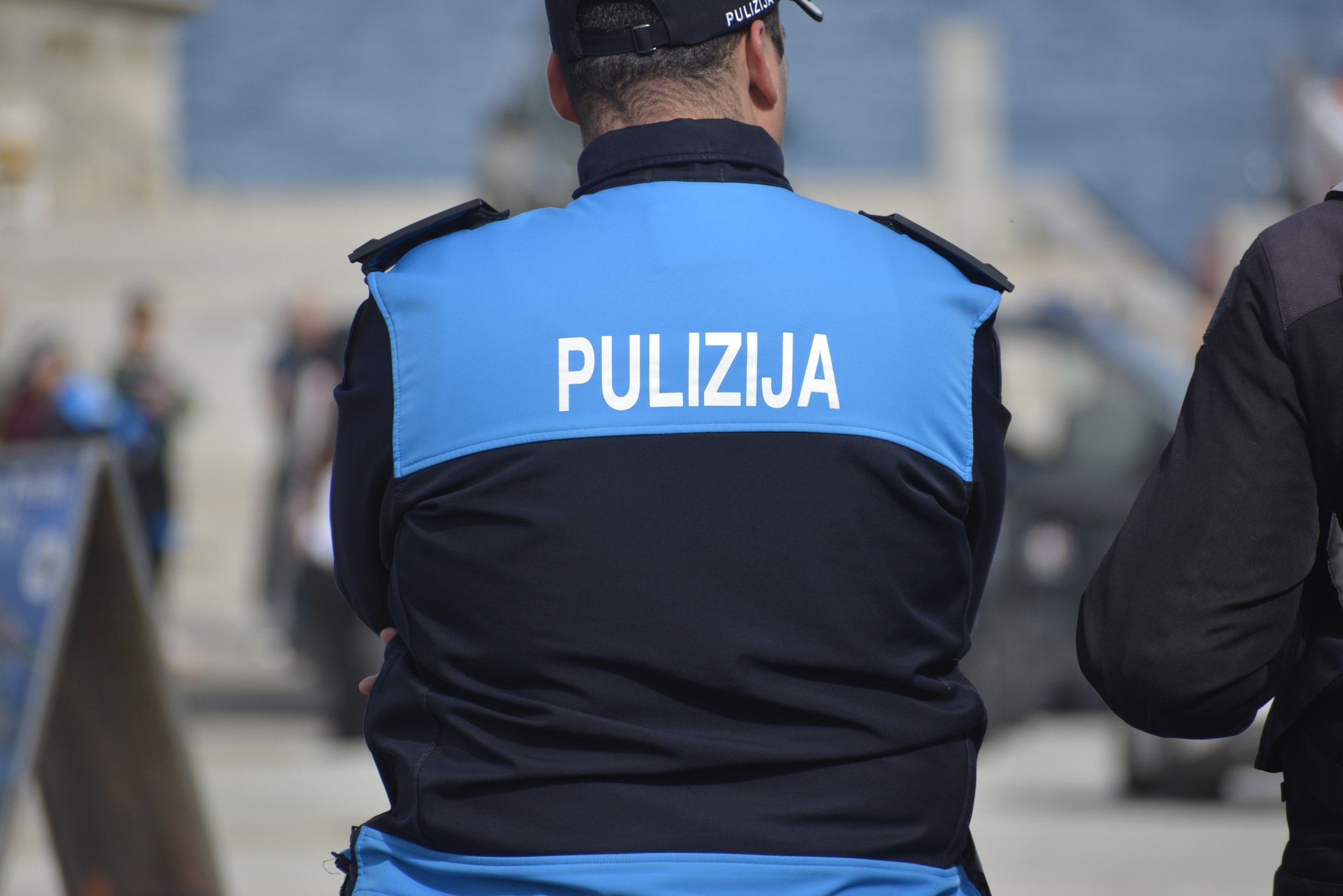 Pulizija scaled 1