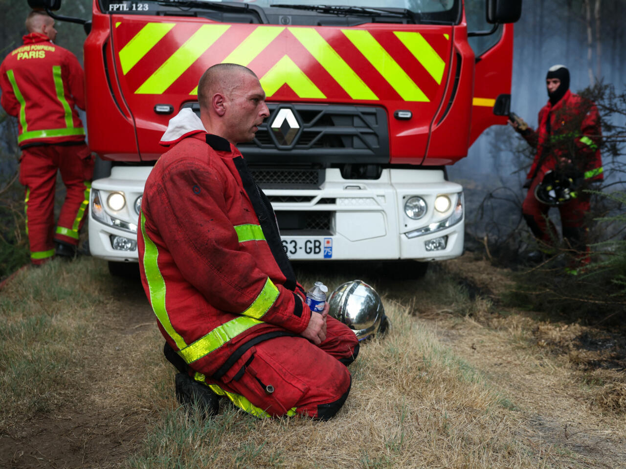 Threatened By Fire, Bordeaux Is 'Ready For Anything': Mayor 2 d93b5bea7c149654461d71129c5aba37ff84bba9