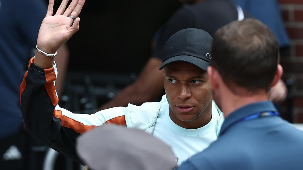 France, England Prepare for Gloomy World Cup Send-Off 8 France, England Prepare for Gloomy World Cup Send-Off