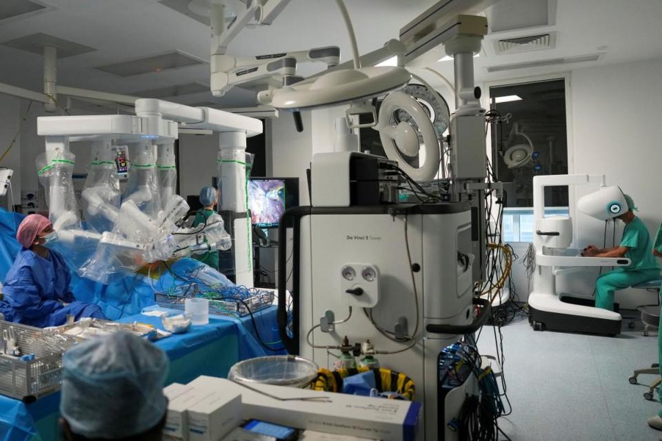 How Is The UK Training The 'Surgeons Of The Future' Using Robots? 4 4d50b9c61f8b4e0bc3fdbec656cbb327a1b7fe3f 1785748577 98a0d703 960x640 1
