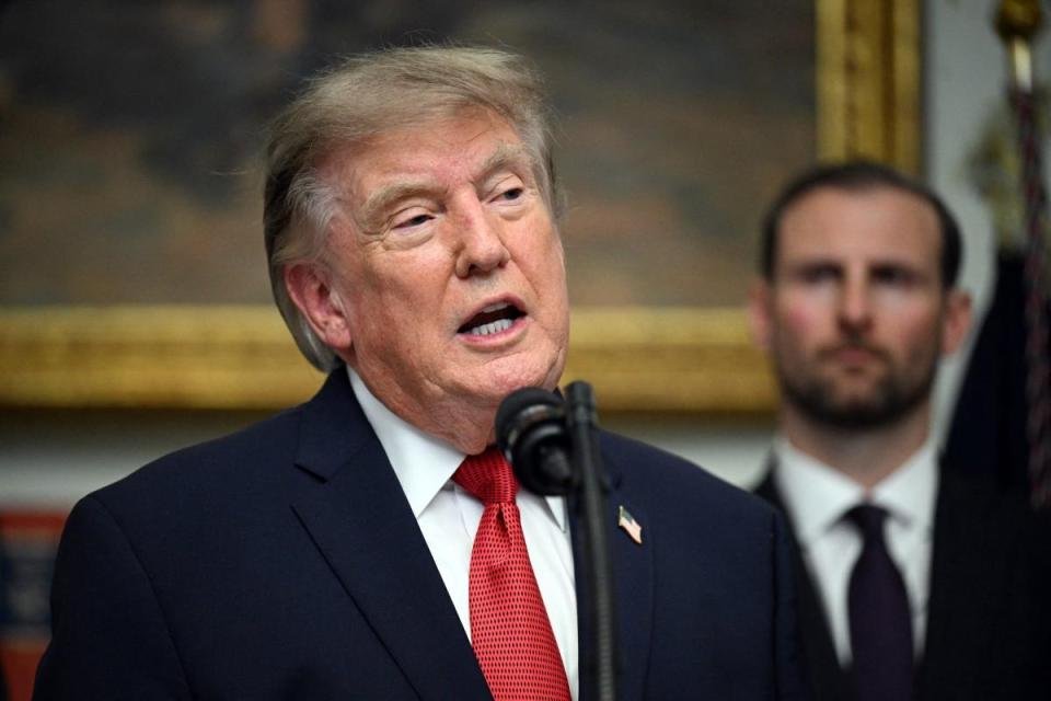 Iran Dismisses Trump's 'Economic D-Day' Threats 8 Iran Dismisses Trump’s ‘Economic D-Day’ Threats